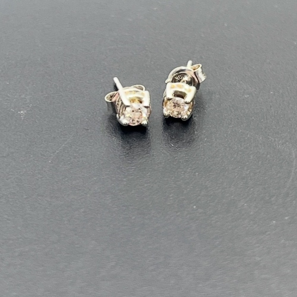 Zei 10k White Gold Round Diamond Stud Prong Set Earrings